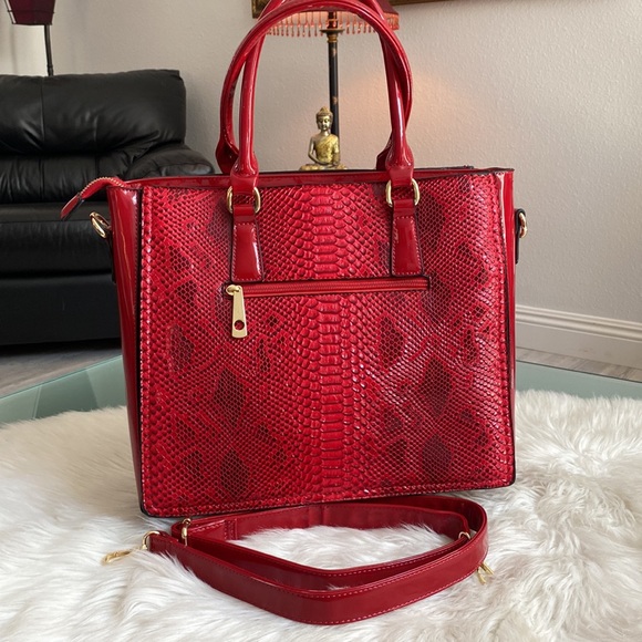 ♦️♦️LARGE RED SATCHEL PURSE♦️♦️ - Picture 2 of 4
